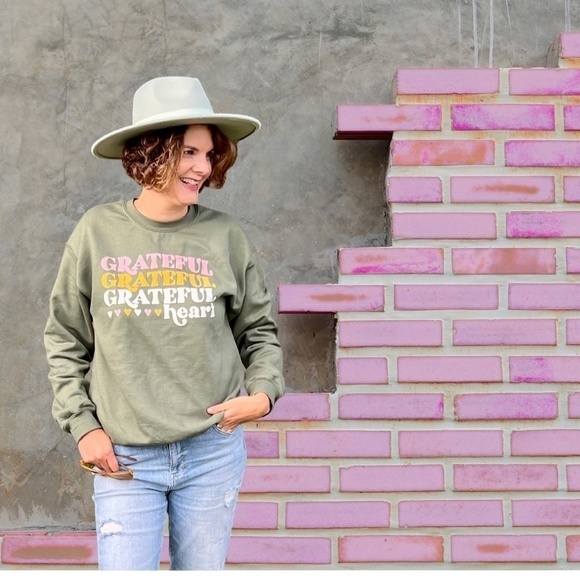 New Grateful Heart‎ Sweatshirt Olive Green Graphic Print Pullover Top Ladies S - Picture 3 of 8
